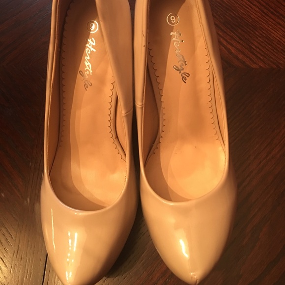 Heels - Picture 2 of 3